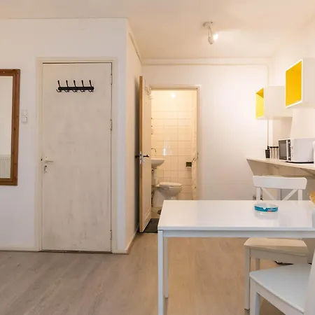 Redlight District Smokers Friendly Private アパート