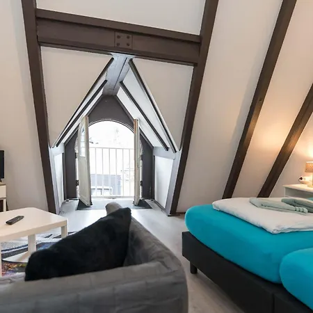 Redlight District Smokers Friendly Private