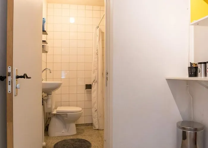 Apartment Redlight District Smokers Friendly Private Amsterdam