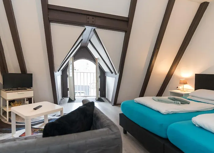 Redlight District Smokers Friendly Private