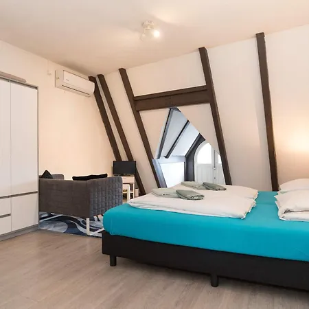 Apartment Redlight District Smokers Friendly Private *
